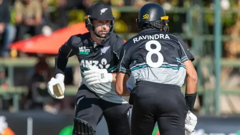 New Zealand Cruise Past Zimbabwe to Top Tri-Series Table