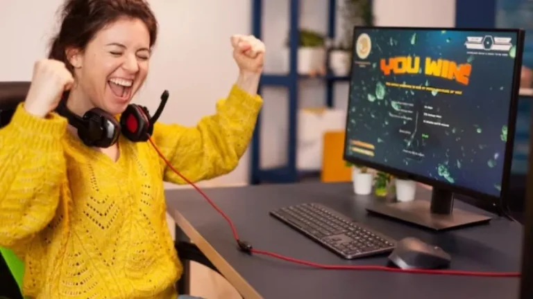 Customer Support Systems in Online Color Prediction Games